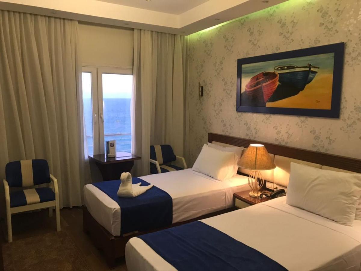Fleet Club Mahrousa Александрия Экстерьер фото A room at the hotel