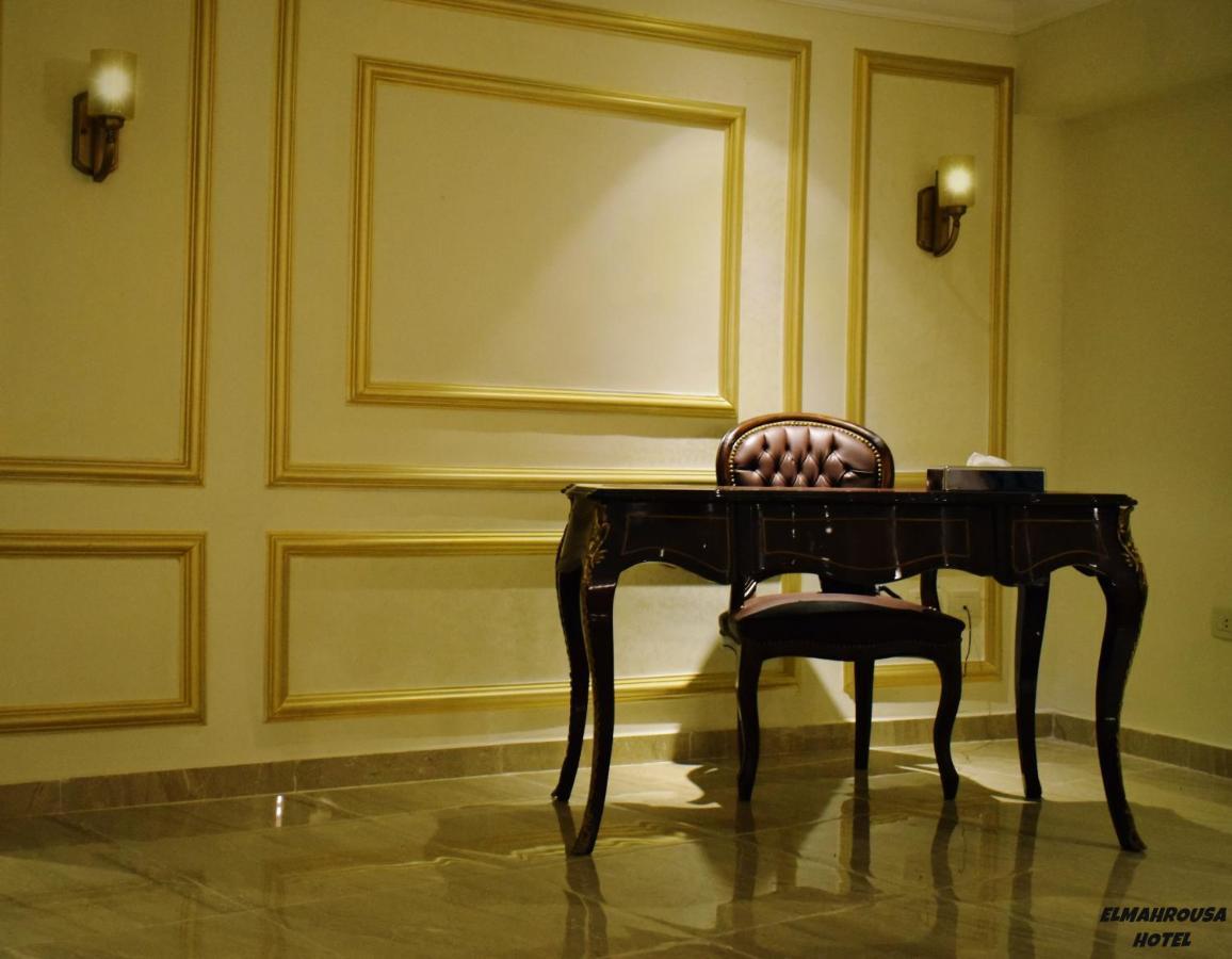 Fleet Club Mahrousa Александрия Экстерьер фото A gold leafed wall