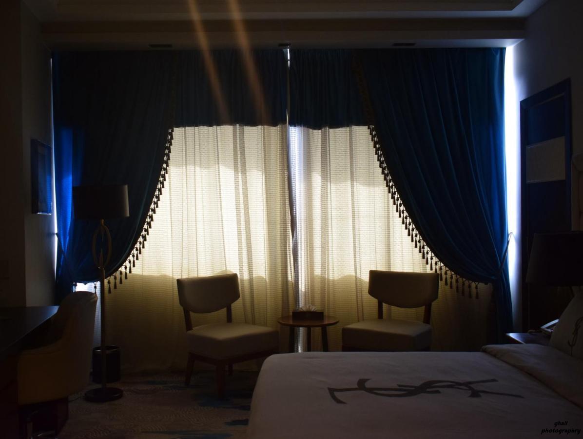Fleet Club Mahrousa Александрия Экстерьер фото Curtains in a bedroom